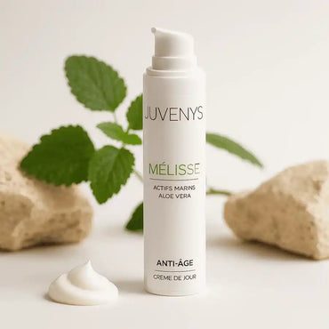Juvenys crème lissante et hydratante dès 30 ans naturel, végan et sans cruauté envers les animaux. Aloe vera, actifs marins, acide hyaluronique.