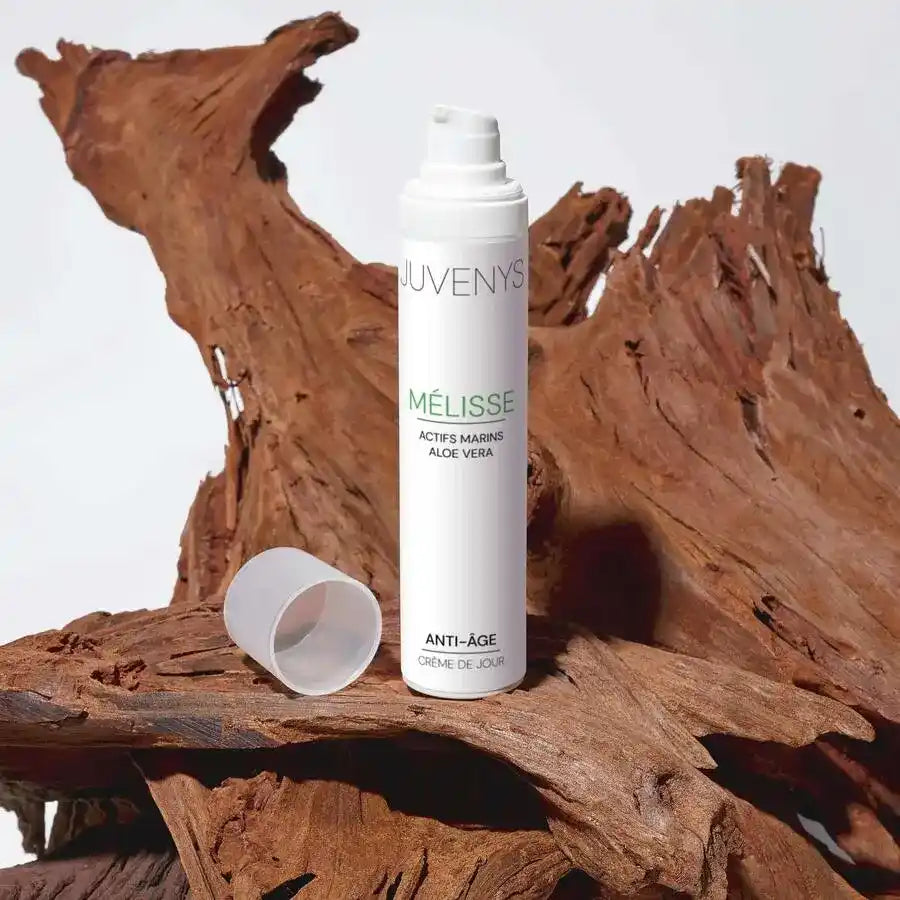 Juvenys crème lissante et hydratante dès 30 ans naturel, végan et sans cruauté envers les animaux. Aloe vera, actifs marins, acide hyaluronique.